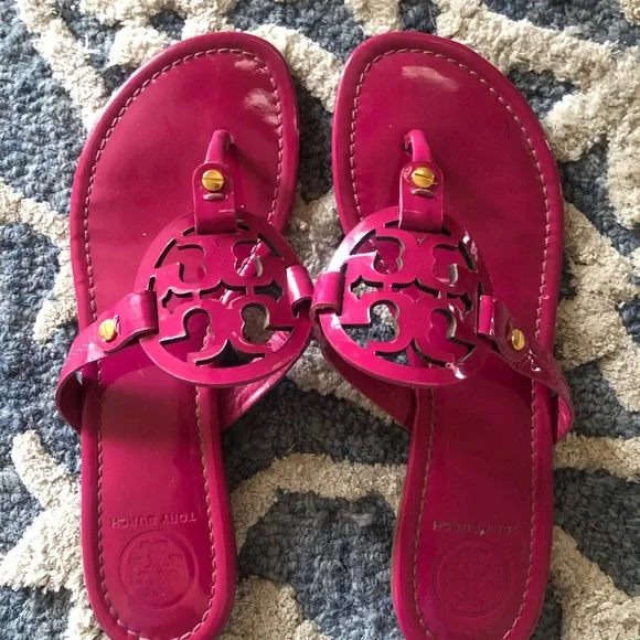 Fuchsia patent Tory Burch Miller sandal size 8.5 - Picture 3 of 7